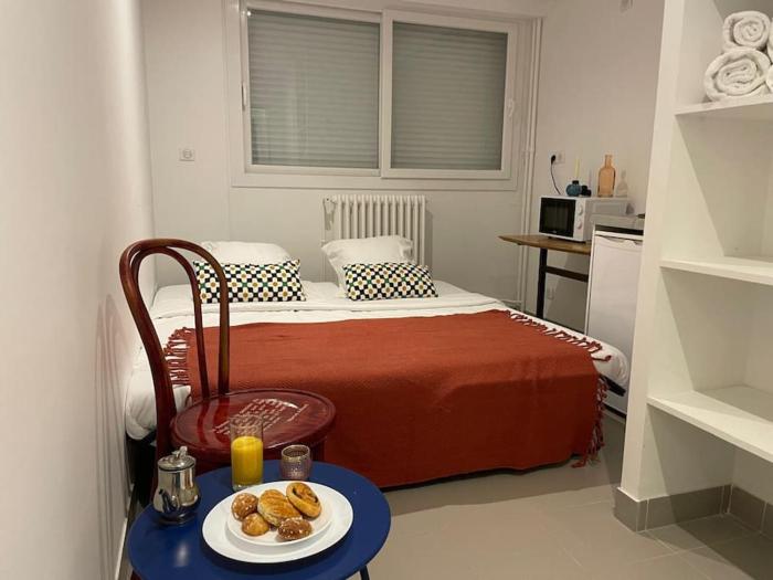 Small studette in aparthotel