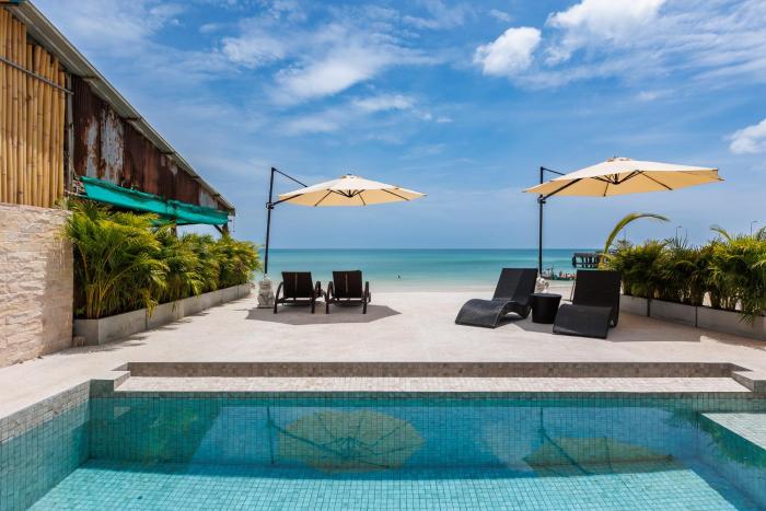 Beachfront Luxury Villa - Private Pool - 4 Masters