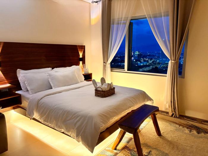 LA Amore Place Aspire Tower Nuvo City Libis