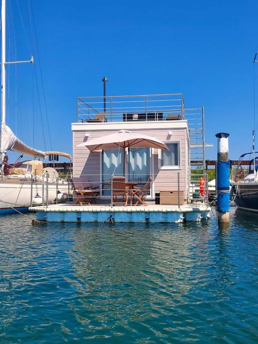 Grado Floating Resort