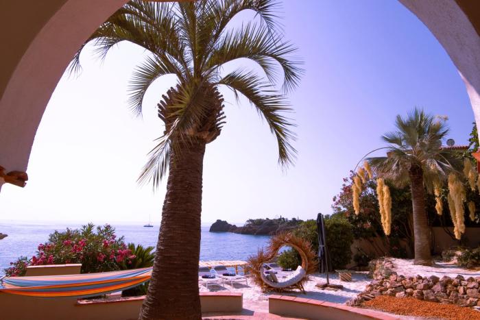 Villa de prestige en bord de mer dans la baie de Cannes