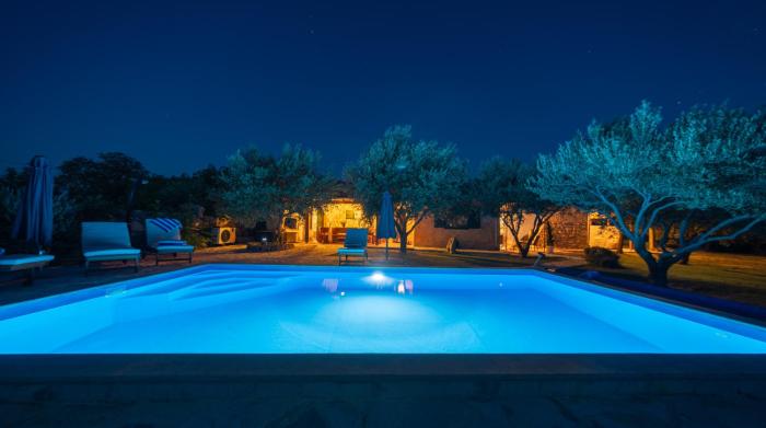 NEW! Holiday home Maša with heated pool near Krka national park