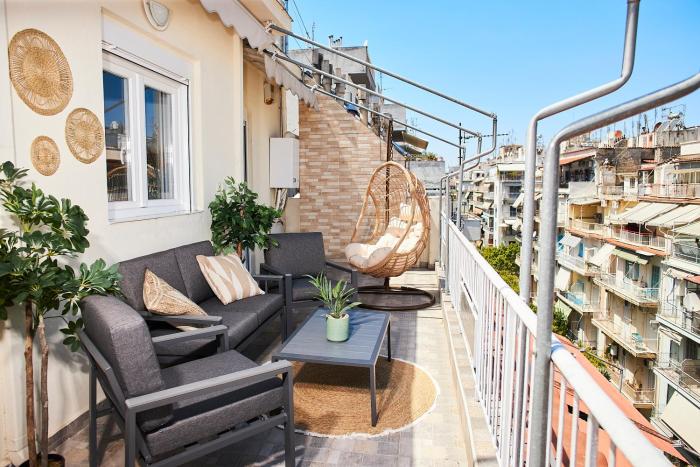 Gem of Rotonda, City View Penthouse by BiNoBi!