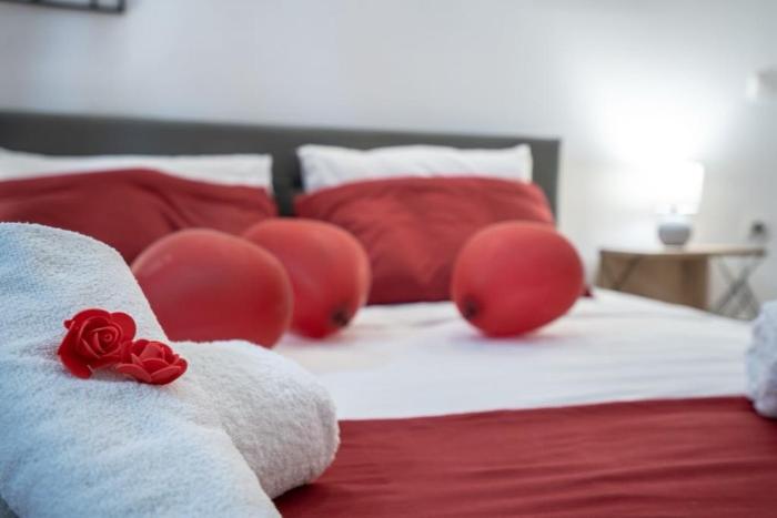 NEW Boutique Athens HEART Kypseli