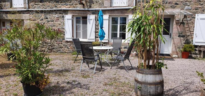Longère à la campagne, à proximité de la mer
