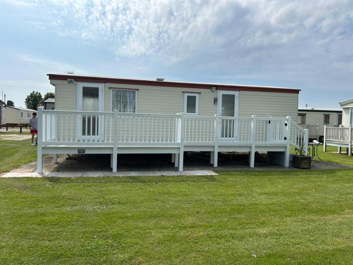 6 BERTH CARAVAN S18 GOLDEN PALM