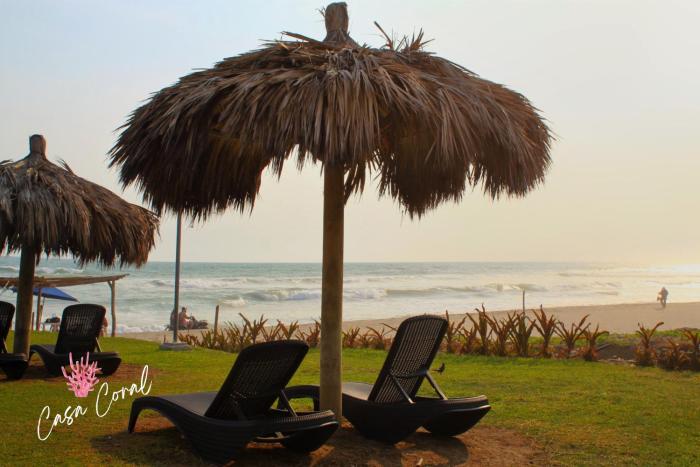 Depa Coral con Club de Playa Exclusivo Playa Bonfil Diamante