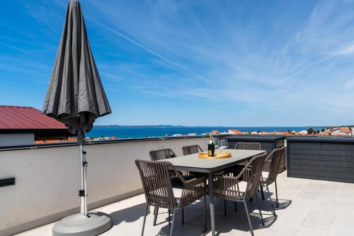 Spacious two bedroom apartment with roof terrace, Borik