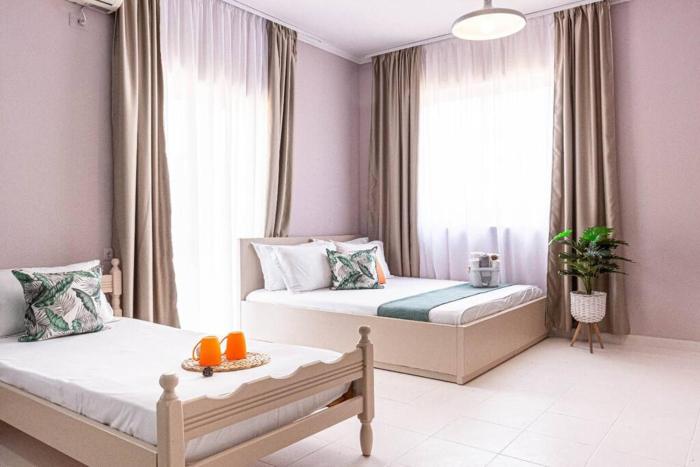 Himara City 34 - Central & Beach Access