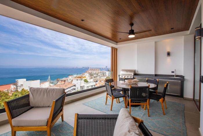 Oceanview Luxury, 2 BD in Amapas with Rooftop Pool