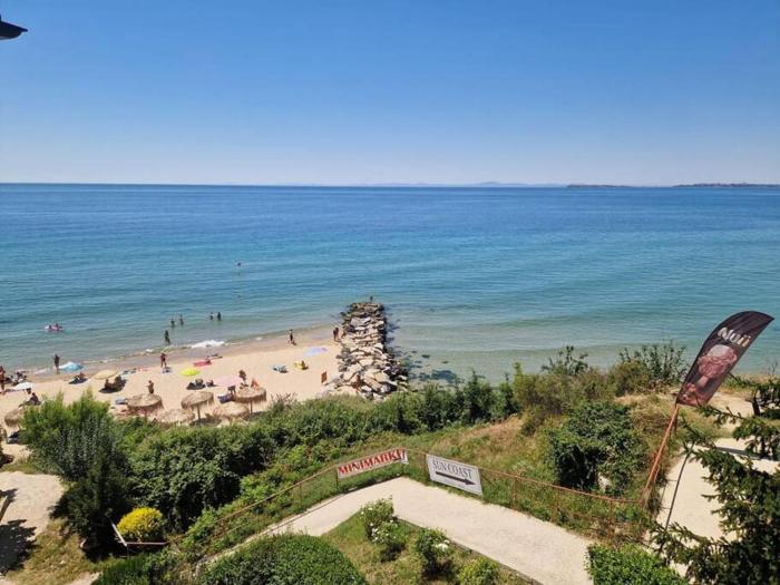 Stunning Beach View Apartment