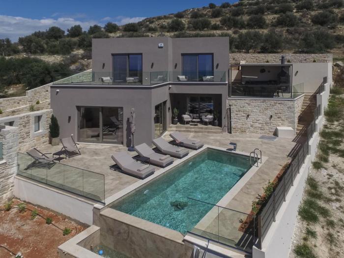 Villas Paradise in Kalamaki by South Cretan Villas