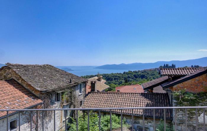 Awesome Home In Albagnano Di Bee