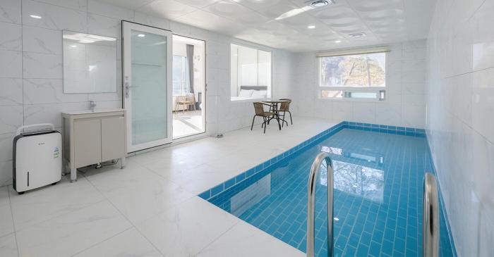 Gaypeng Poolvilla Lisum Five Penison