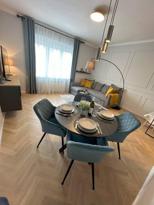 Sweet&Stylish - Modern downtown apartment