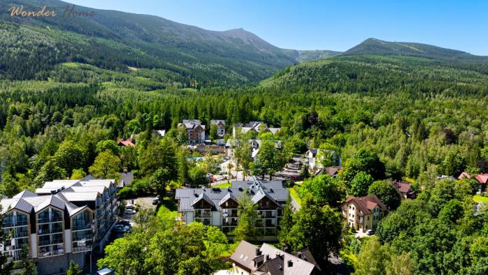 Wonder Home - Apartament z balkonem z widokiem na góry, blisko szlaków, w spokojnej części Karpacza