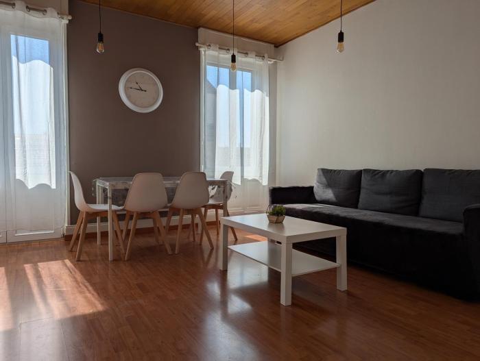 Le Mirage - appartement 2 chambres, salon, cuisine équipée, parking et wifi gratuit