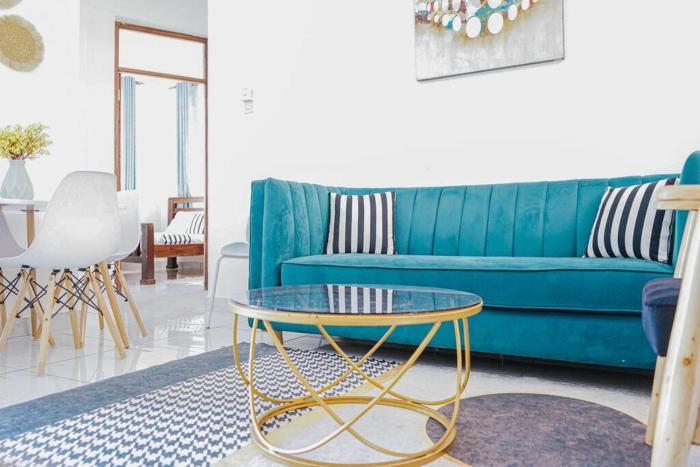 Ebony Home 2BR Wi-Fi Parking Balcony Near Beach Casey Apartment