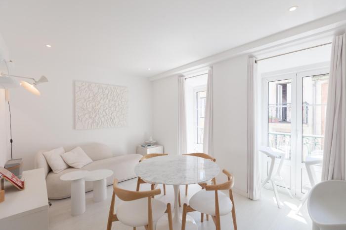 FLH Portas do Sol White Design Flat