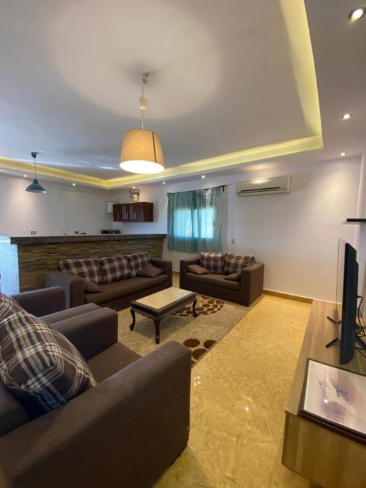 90m Roof 2 bedrooms apartment 5th settlement walking distance from AUC