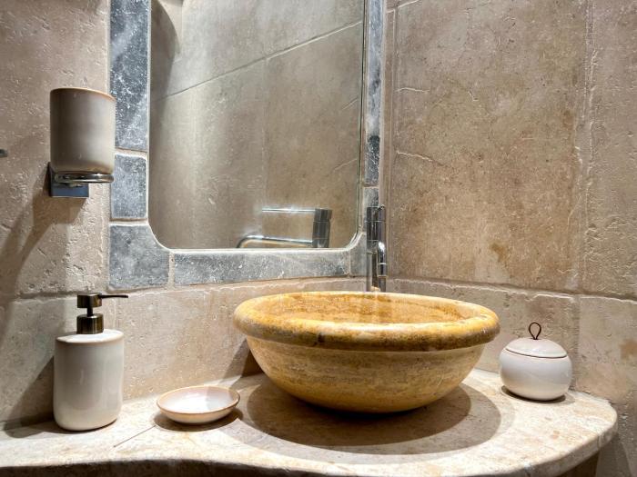 6P Private Garden Little ST TROPEZ