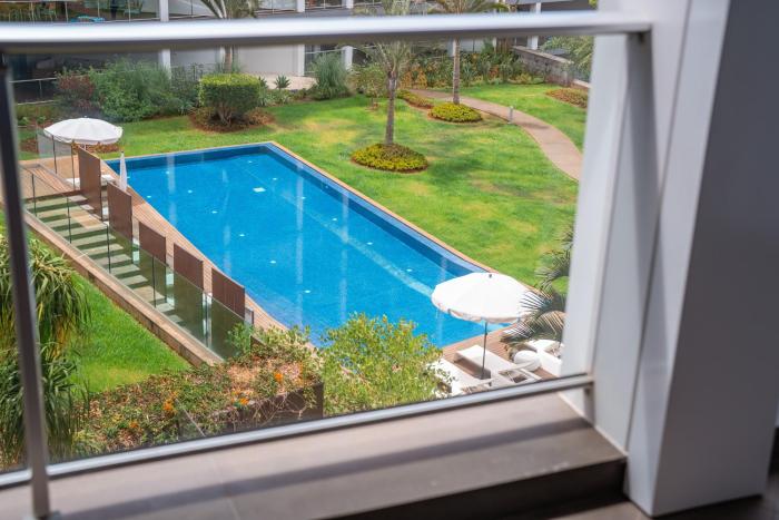 Royal Sea View-2Bedroom-AC-1 min walk restaurants supermk