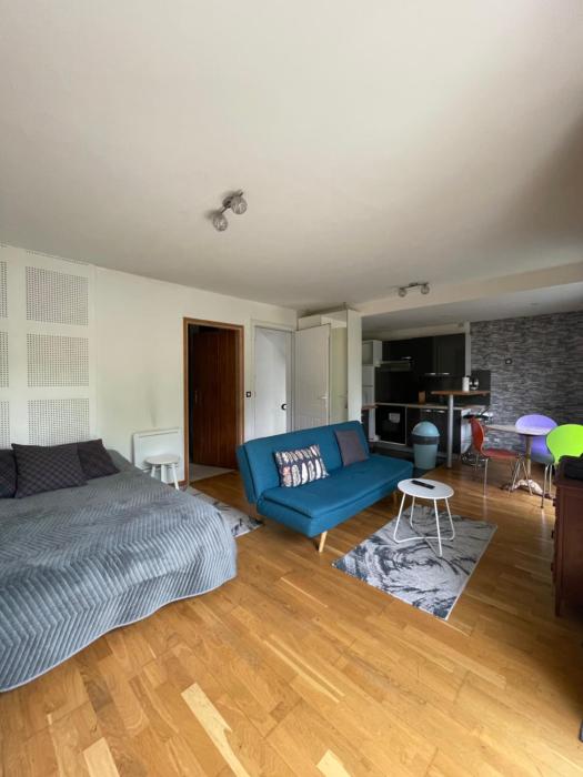 Appartement cosy et spacieux avec une belle vue sur jardin, proche des commodités et à moins de 30 minutes de Paris en transport