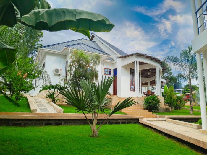 Hellens Riverside villas