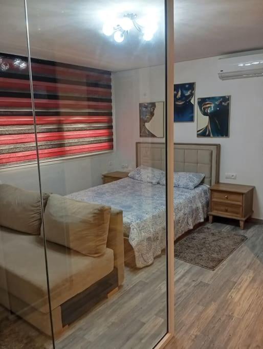 Jolie garçonnière avec Piscine