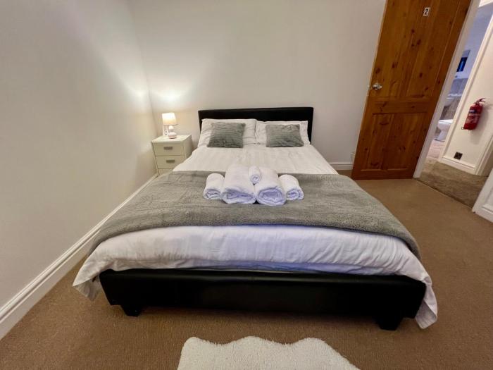Housefield Stay, Room 2