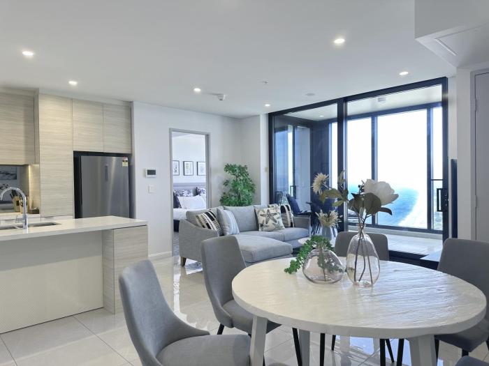 Ocean Surfers Paradise - gclr