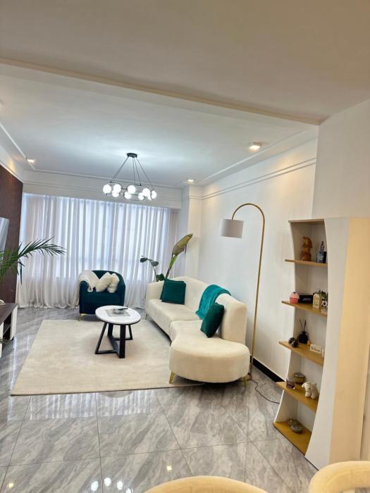 Elegant spacious two bedroom apartment-Swimming pool included