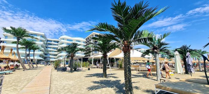 Residence Sole 5 by Wave - Apartament luxury 60mp cu terasa si vedere la mare, acces direct pe plaja OhiOhi Beach- Mamaia Nord - Restaurant, Parcare gratuita