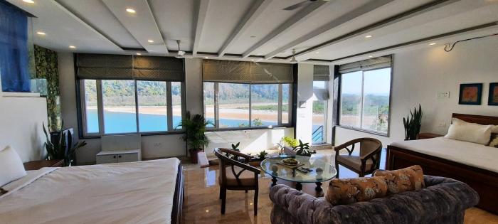 Meeram Ganga, A Heritage Stay by the Ganges at Triveni Ghat