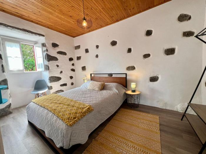 AZ Solar Cottage and Secret Garden