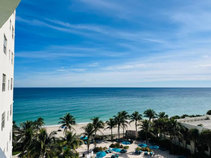 Miami Hollywood Gorgeous 2BD Awesome Ocean View