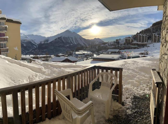 Appart 6pers pieds des pistes avec piscine