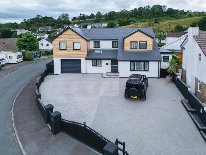 Castell Morlais - Luxurious 5 Bed - Pontsticill