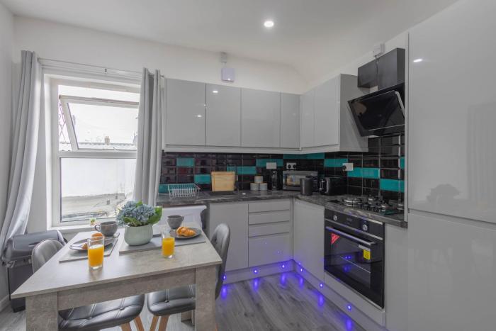 Spacious Studio Apartment In Cardiff City Centre