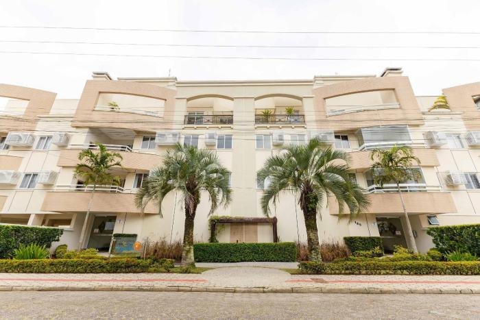 Amplo Apartamento a 200m da Praia de Bombas