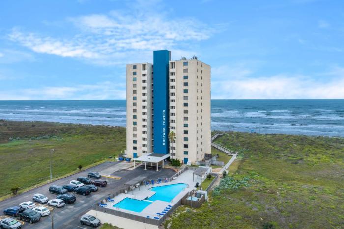 Beachfront Views Breezy Port Aransas Condo!