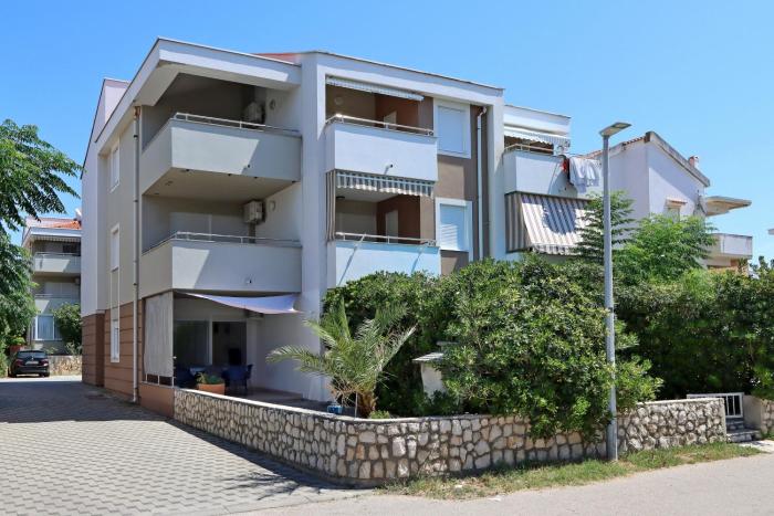 Apartments with parking space Novalja, Pag - 19891