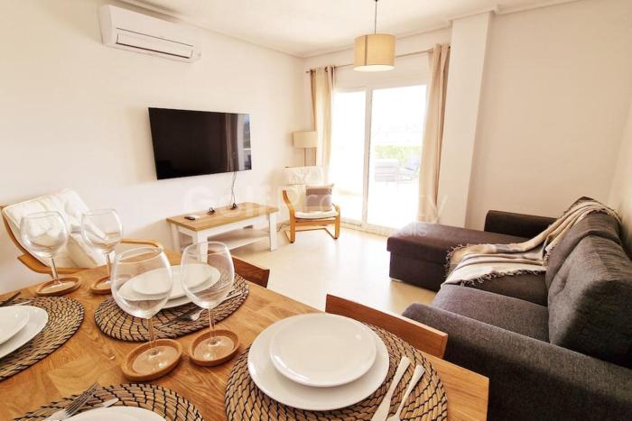 Lovely Ground Floor 2 Bed with Golf Course Views