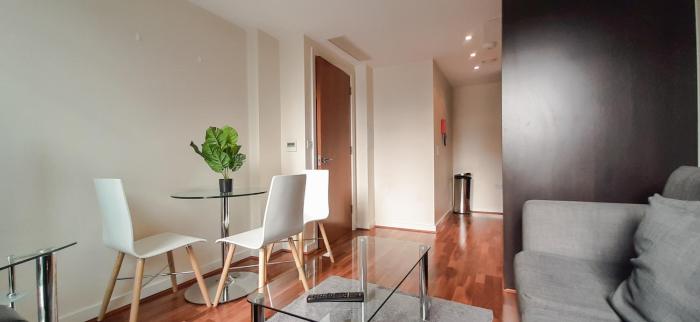 MySquare Moorgate One Bedroom Apartment near lambs Passage