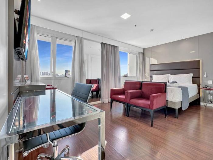 Hotel Itaim Piscina Elegante Prático