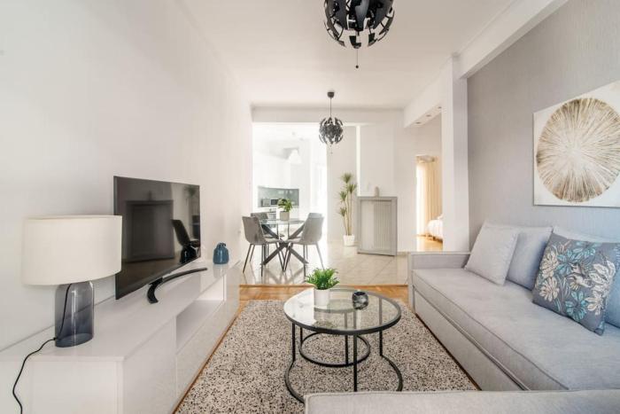 Executive Vibes - near Acropolis