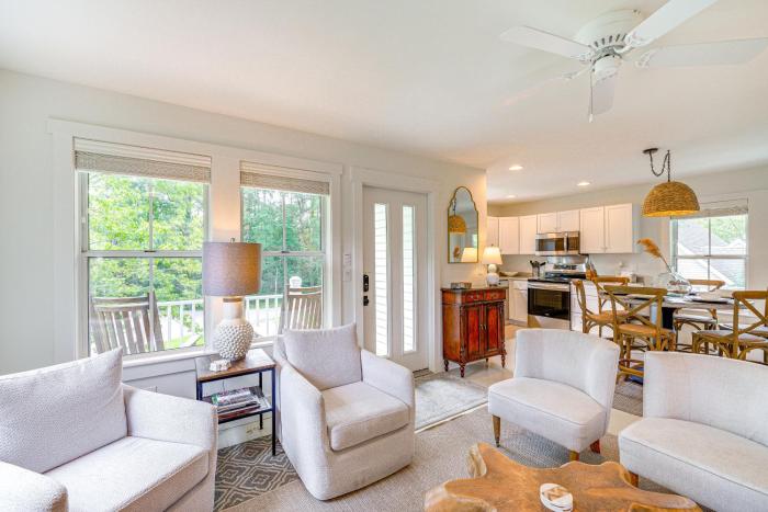< 6 Mi to Nags Head: Manteo Beach House