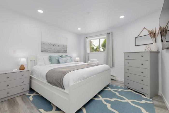 Serenity 1BR & 1 DEN Home at Folsom Ave