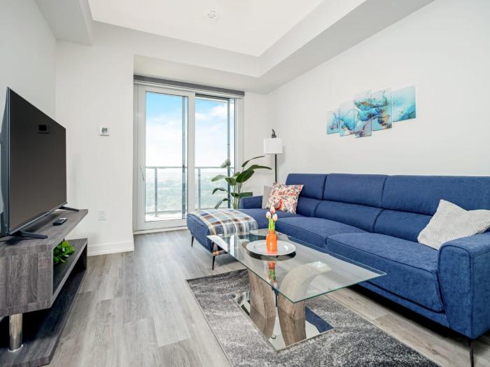 Modern 1BR Condo - King bed - Cityscape Views