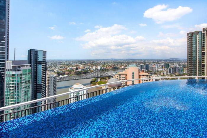 Modern Style 1Bed 1Bath Balcony Pool CBD